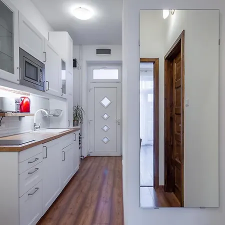 Apartment Avenue *